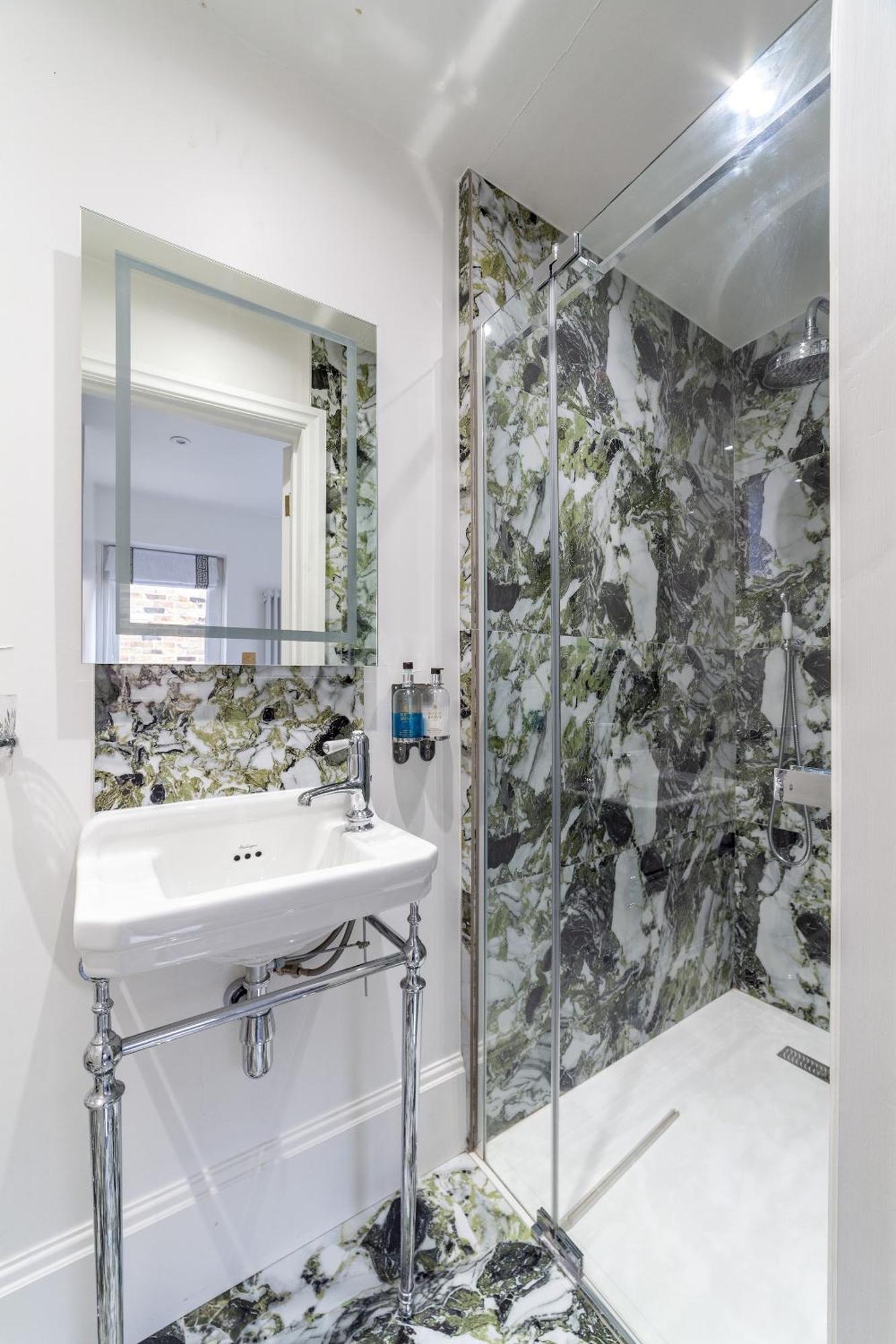 The New Cross Premier Rooms Лондон Екстериор снимка